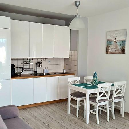 Apartament Z Garazem W Kolobrzeguアパートメント エクステリア 写真