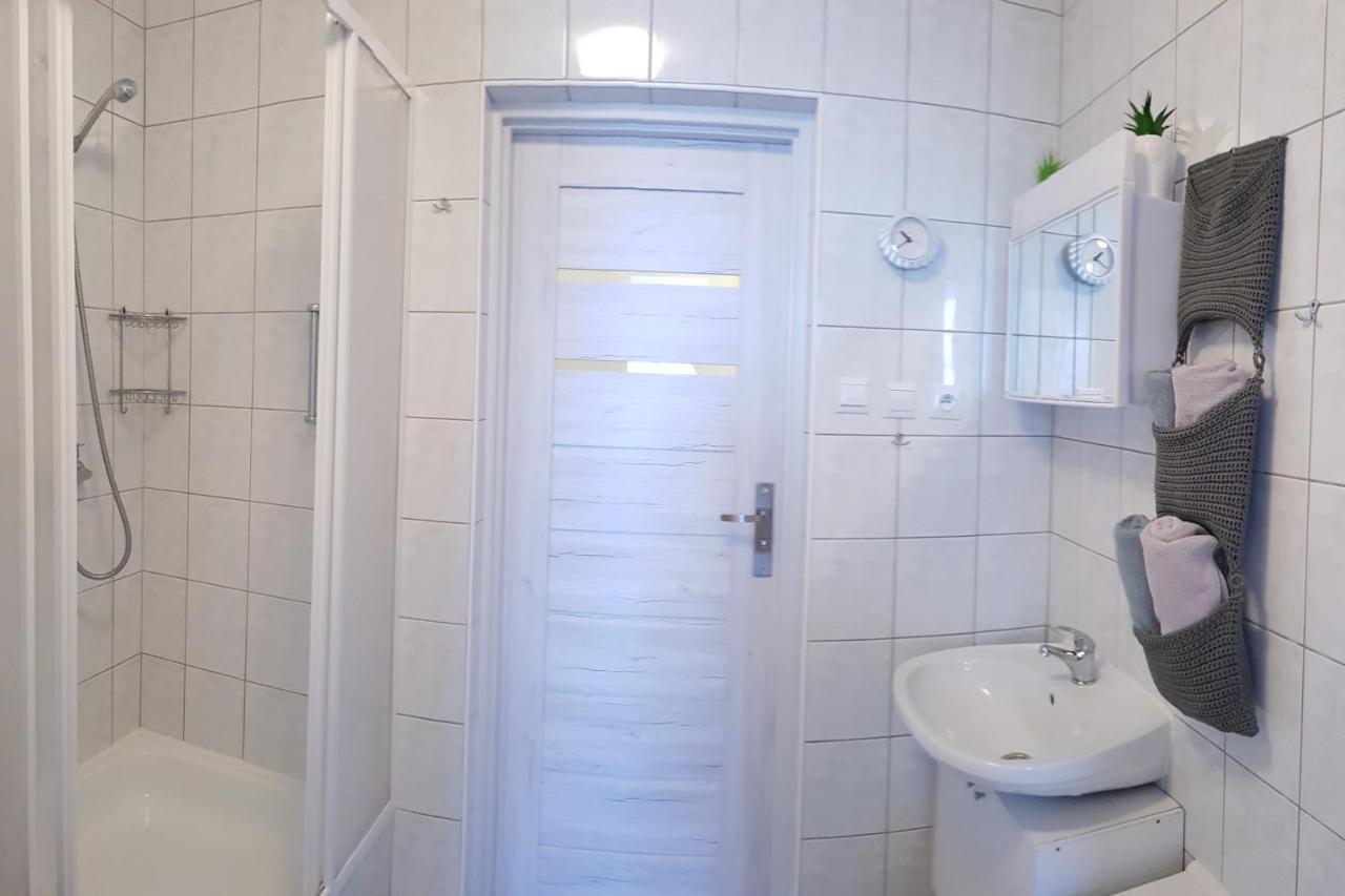 Apartament Z Garazem W Kolobrzeguアパートメント エクステリア 写真