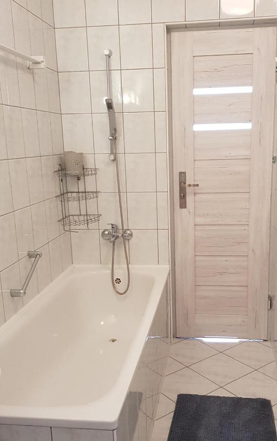 Apartament Z Garazem W Kolobrzeguアパートメント エクステリア 写真