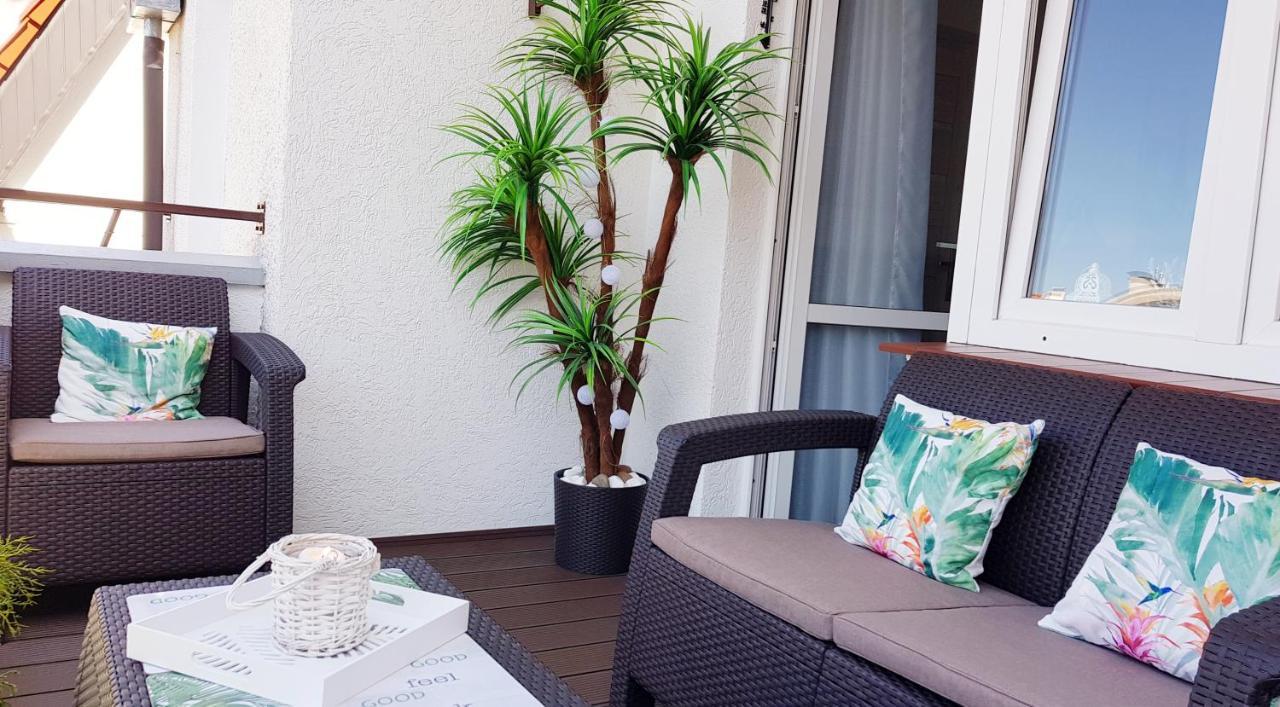Apartament Z Garazem W Kolobrzeguアパートメント エクステリア 写真