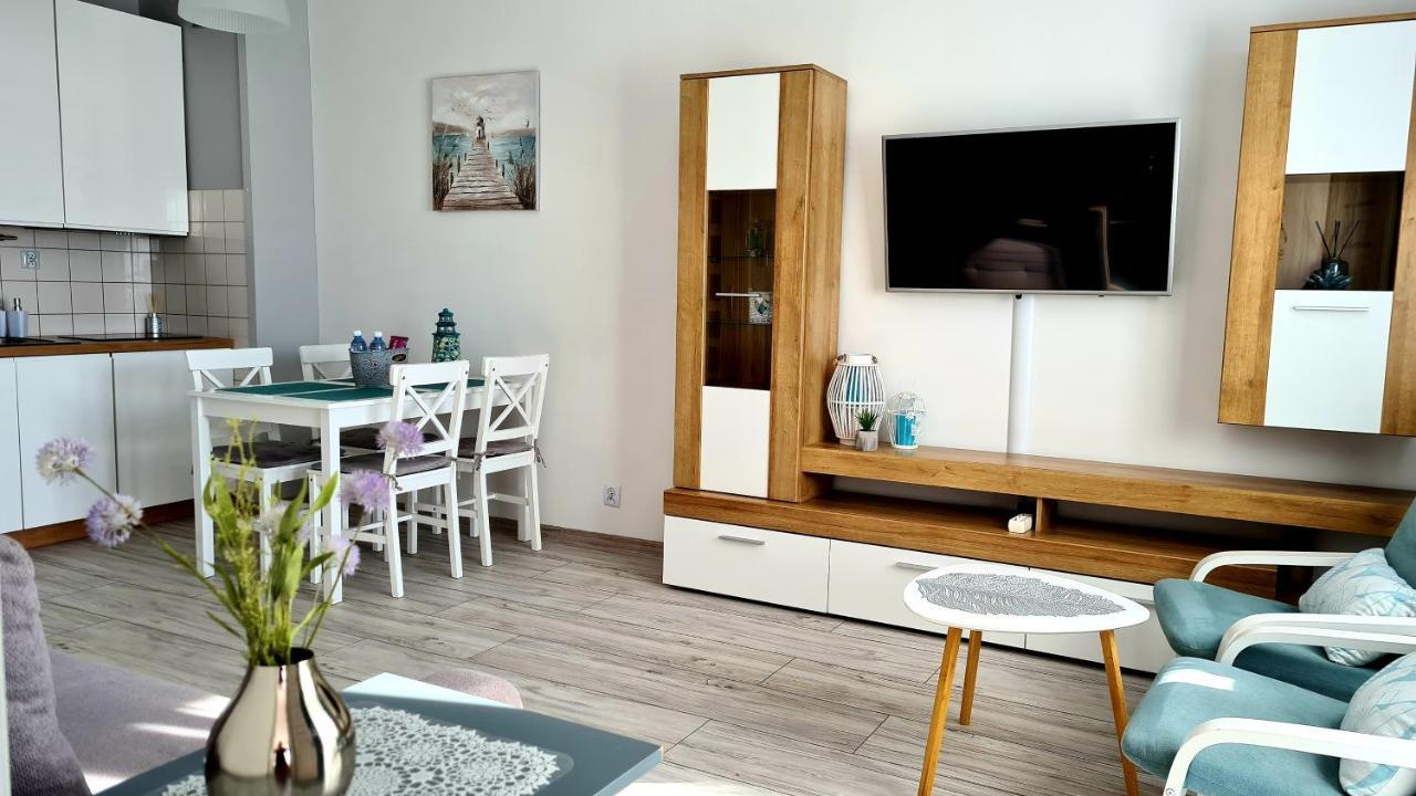 Apartament Z Garazem W Kolobrzeguアパートメント エクステリア 写真