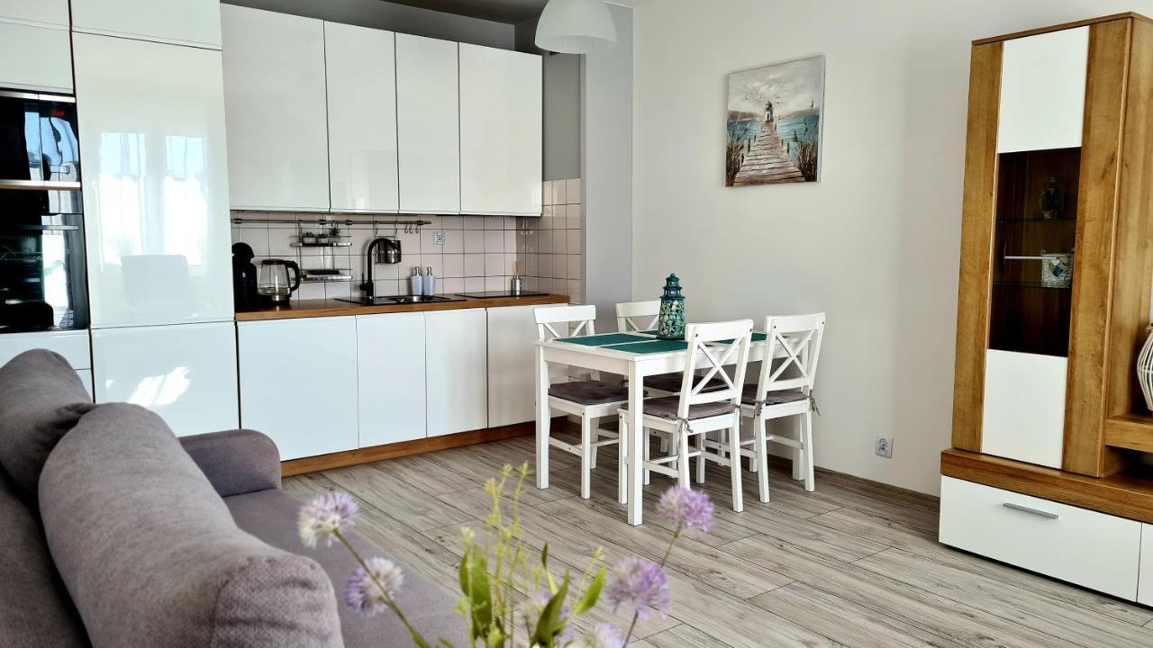 Apartament Z Garazem W Kolobrzeguアパートメント エクステリア 写真