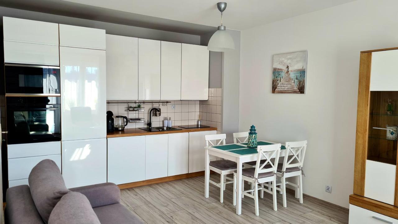 Apartament Z Garazem W Kolobrzeguアパートメント エクステリア 写真